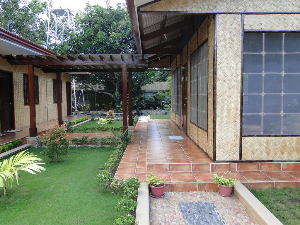 Susan'S Place Bed And Breakfast Puerto Princesa Exterior photo