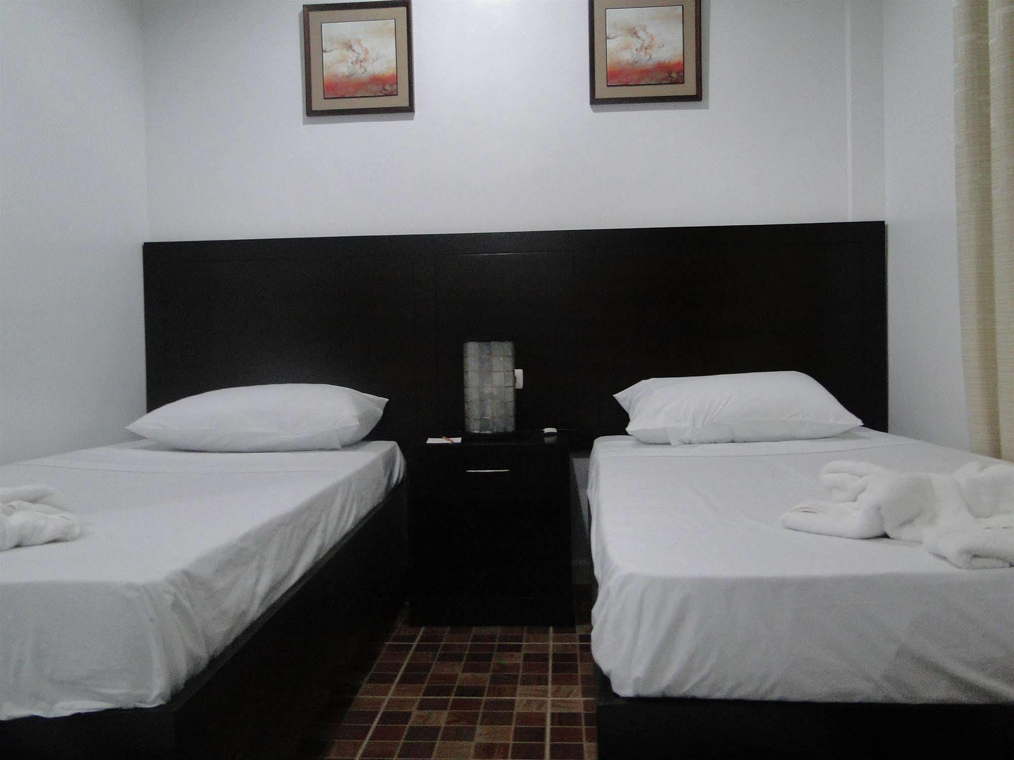 Susan'S Place Bed And Breakfast Puerto Princesa Exterior photo