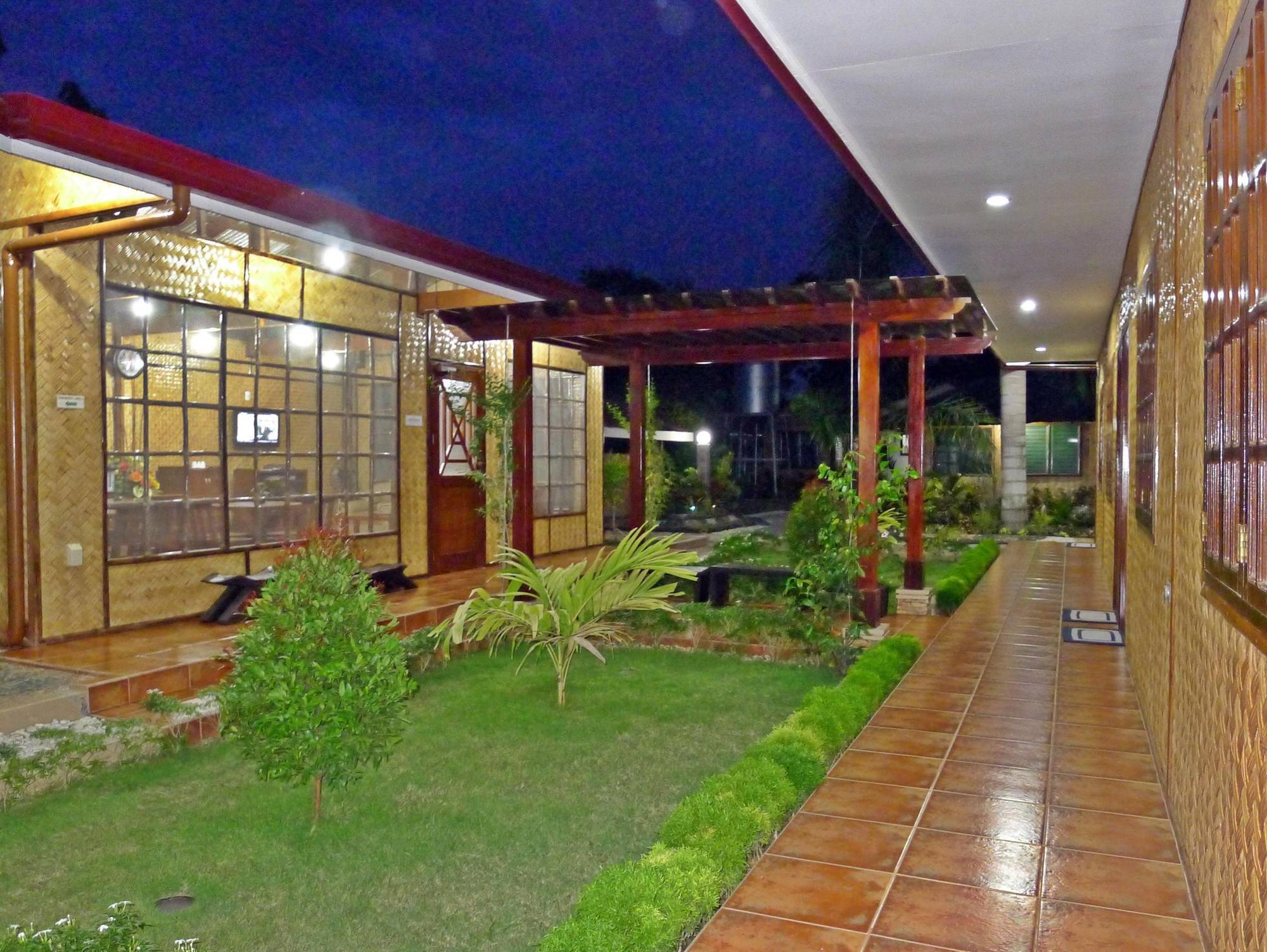 Susan'S Place Bed And Breakfast Puerto Princesa Exterior photo